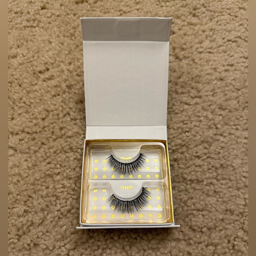 Battington Lashes- Monroe 3D Silk